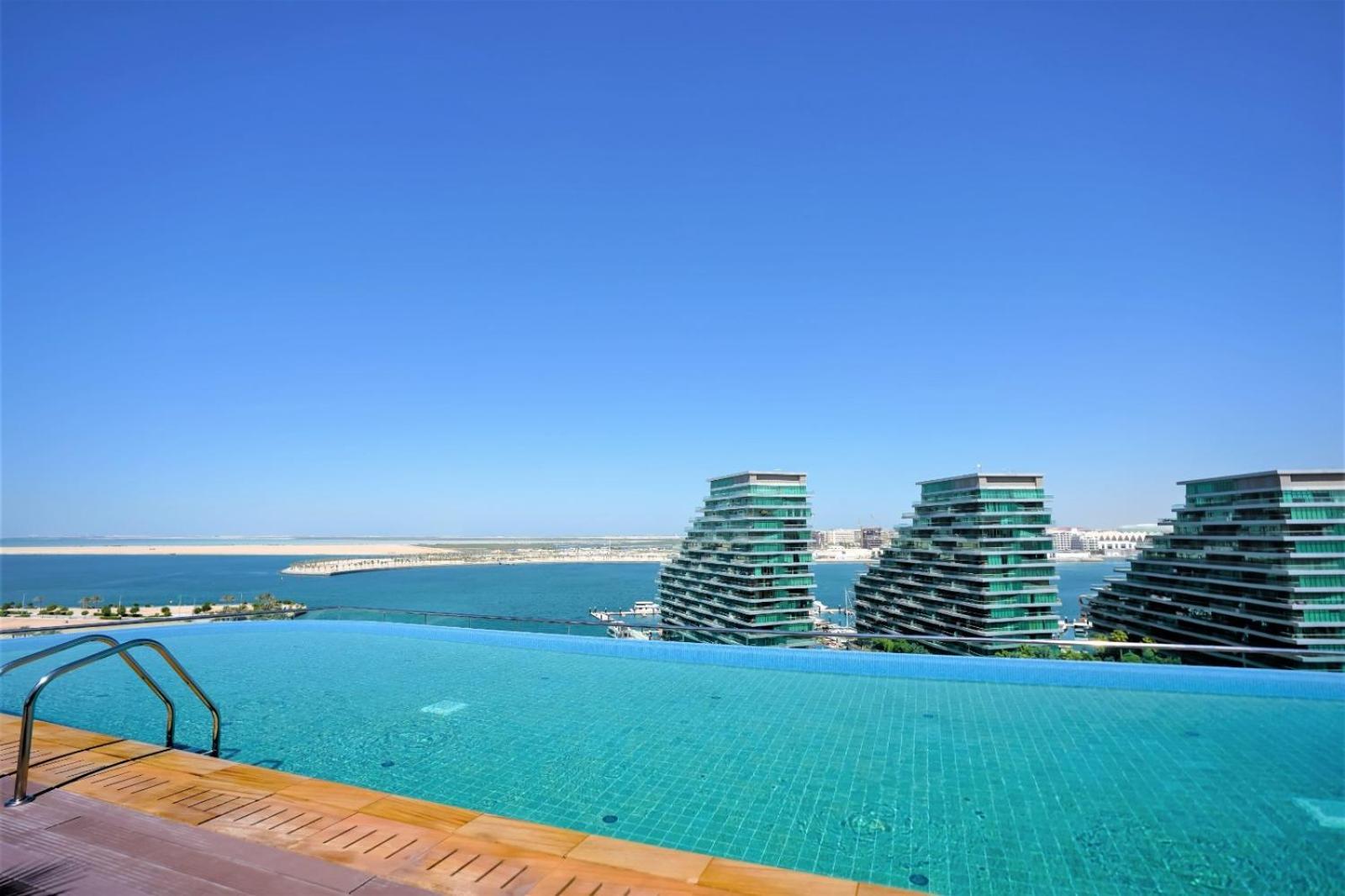 Voyage 5 Star Al Hadeel Sunset Sea View Abu Dhabi