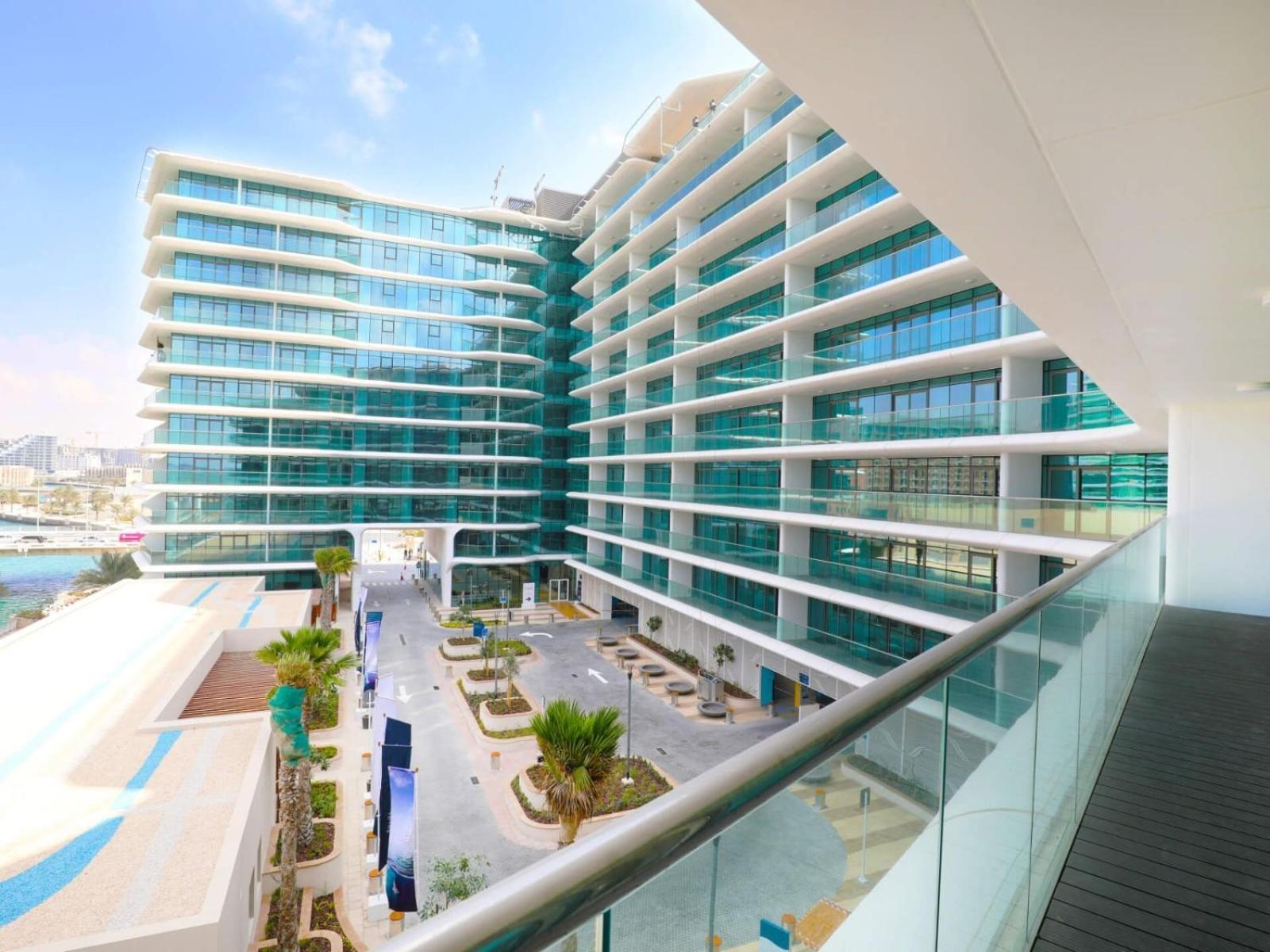 Voyage 5 Star Al Hadeel Sunset Sea View Apartment Abu Dhabi
